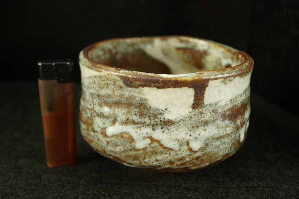 Tea Bowl Chawan Side View with Size Comparison