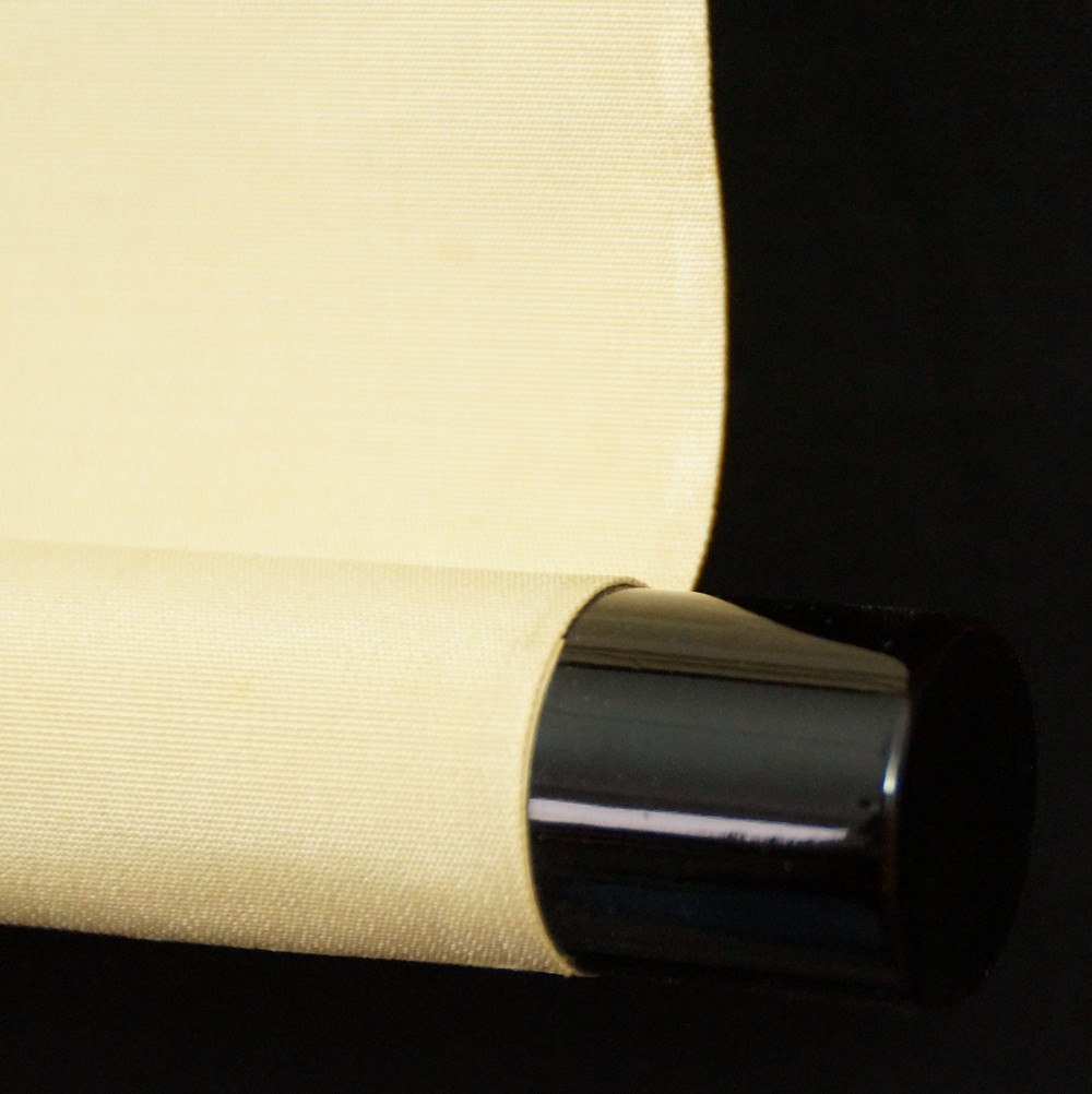 Nahaufnahme des schwarz lackierten Rollenendes