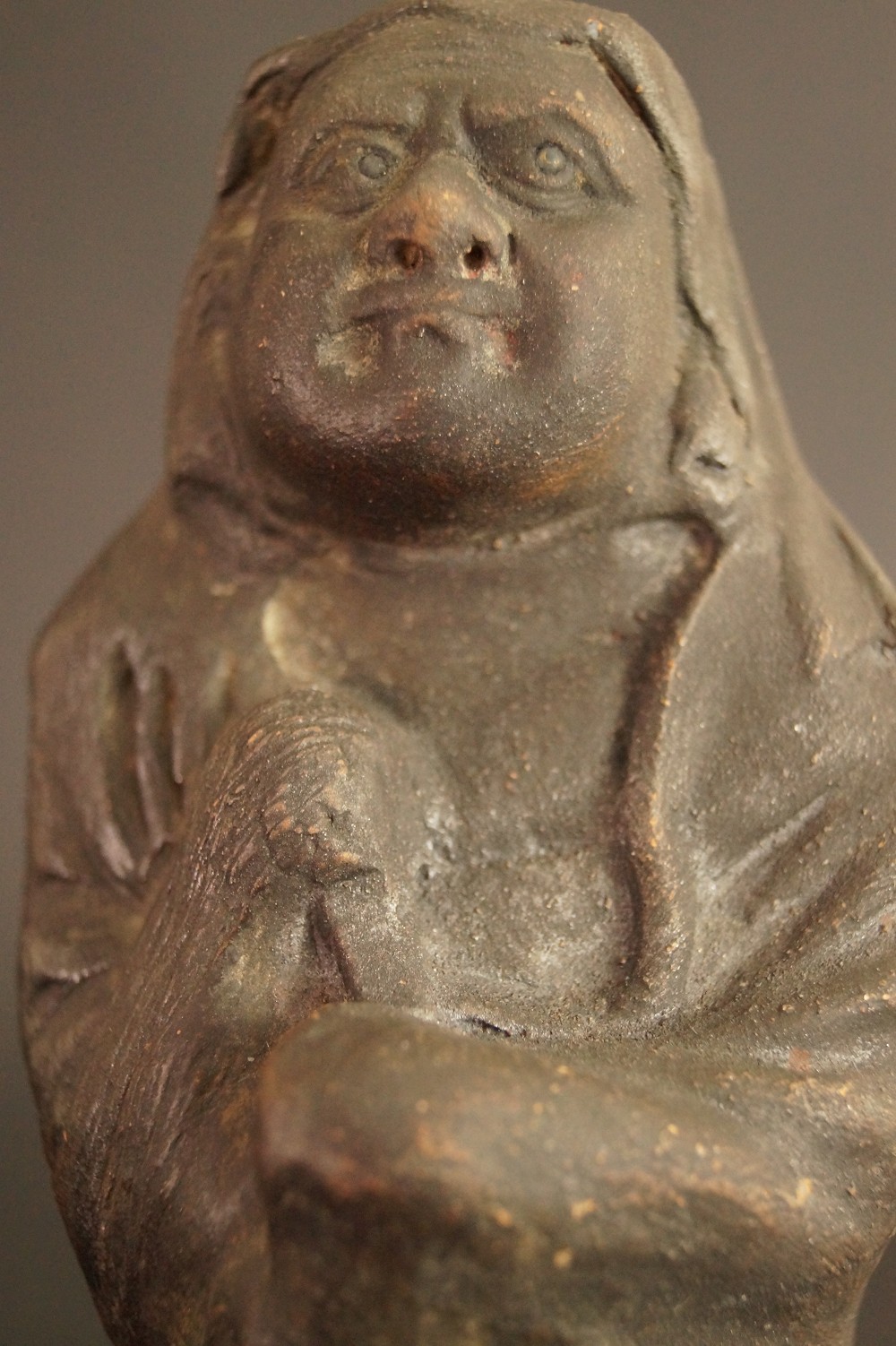 Bodhidharma Daruma Figur Seitenansicht 2