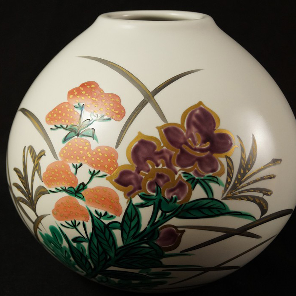 Flower vase motif close-up preview