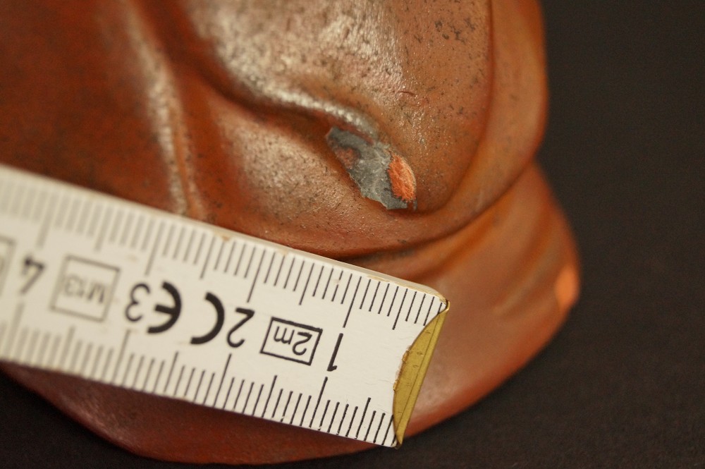 Bodhidharma Daruma Figure Made of Bizen Ware Base Close-Up 2