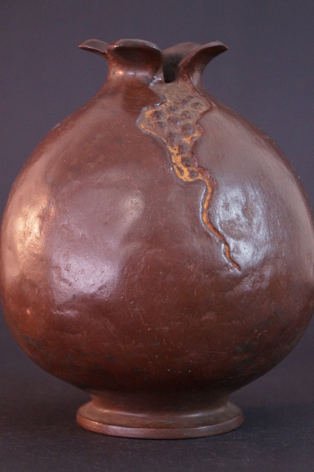 Vase Granatapfel von Yoshida Seitenansicht 3