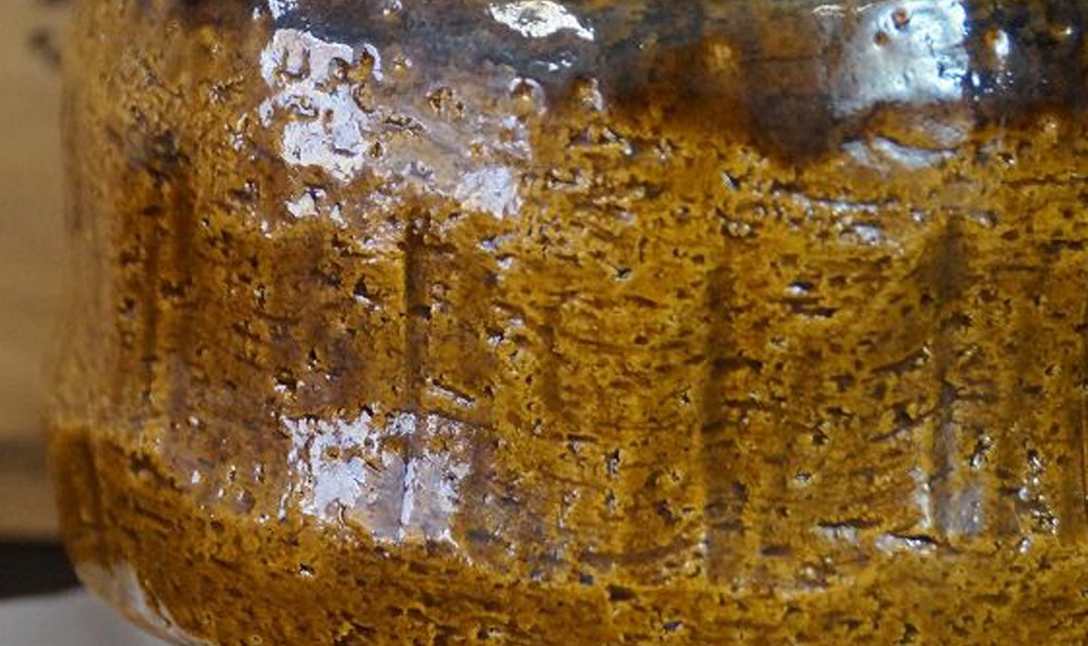 Chawan made of Raku ware by Yoshimura Rakunyū: hand-shaped tea bowl.