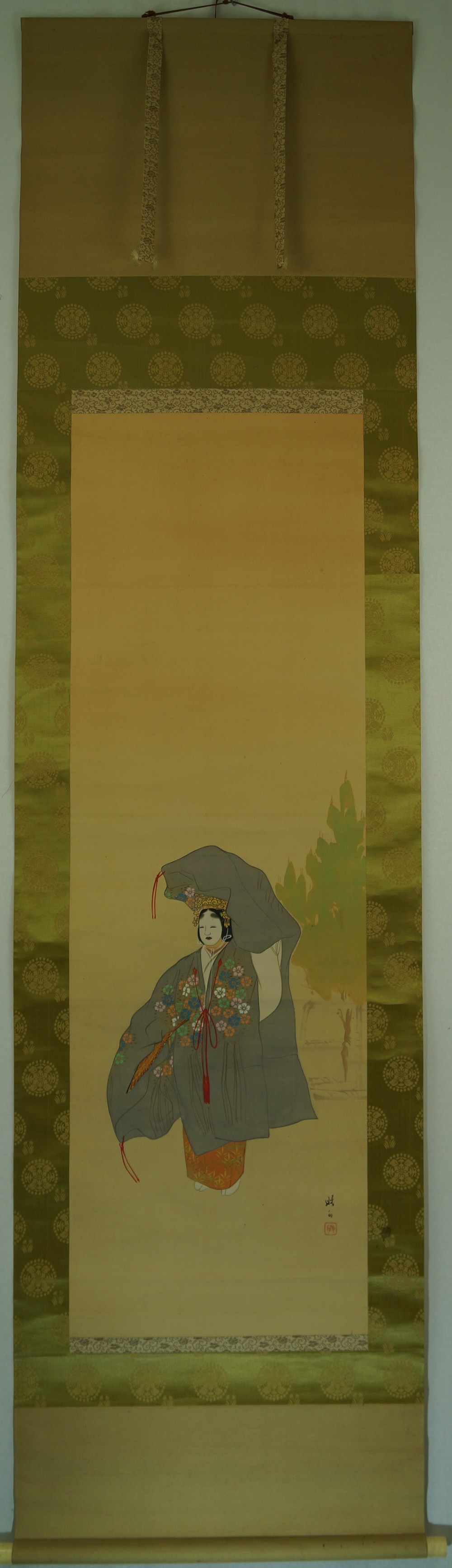 Frau im Kimono - Japanisches Rollbild (Kakejiku, Kakemono)