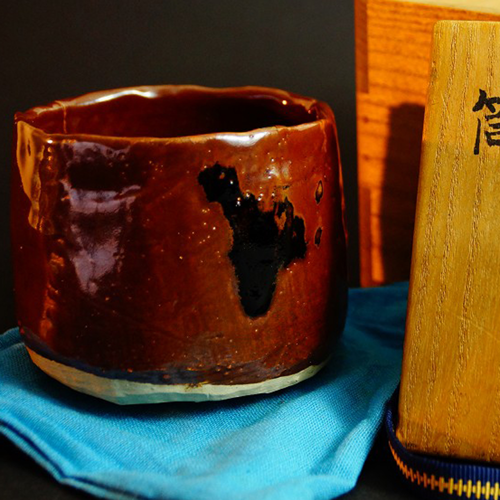 Chawan Tea Bowl Made of Seto Ware by Cho Sojo Motif Close-Up Preview