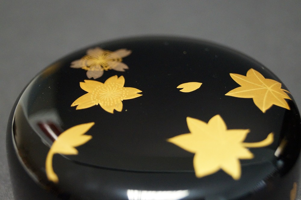 Makie Natsume by Sekizen Maple Leaves and Cherry Blossoms Motif Close-Up